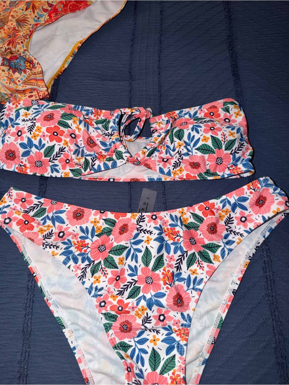 Bikini bundle - Picture 2 of 4